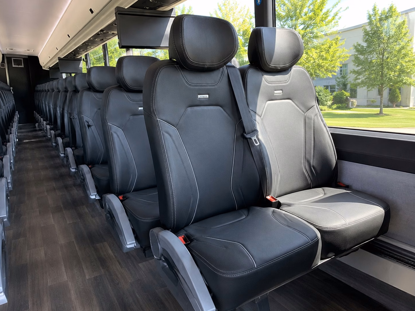 hollywoodcharter bus rental
