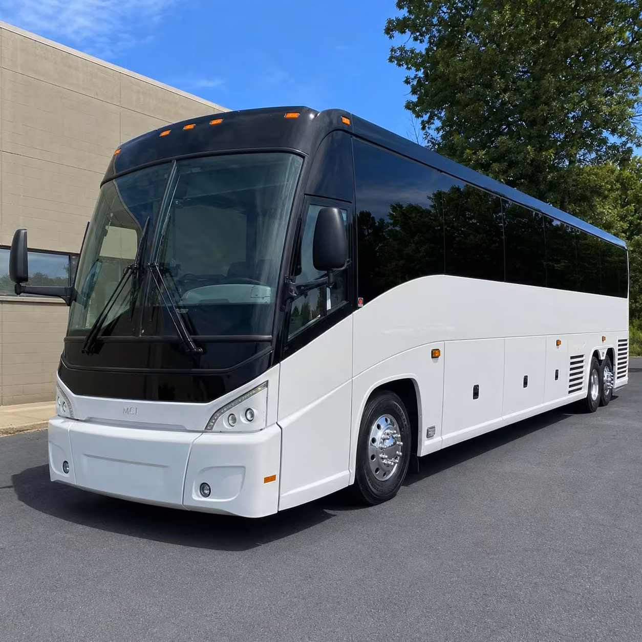 make your hollywood airport and seaport transfers seamless for government and military groups