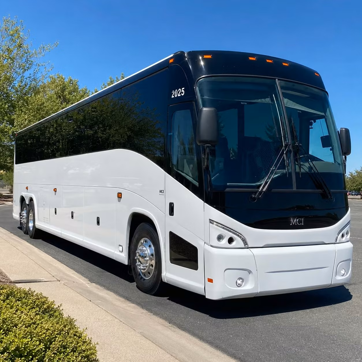 multi day bus rentals out of hollywood for group travel and tournaments