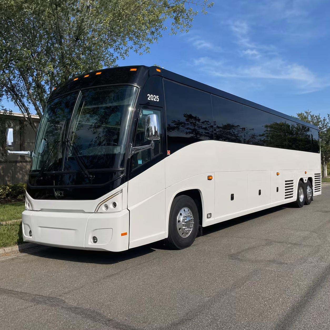 we help you compare buses for hollywood law enforcement and emergency management transportation